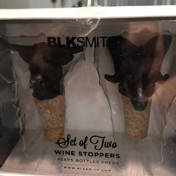 Gift Box Set of Two Black Bull Wine Stoppers - Picture 3 of 3